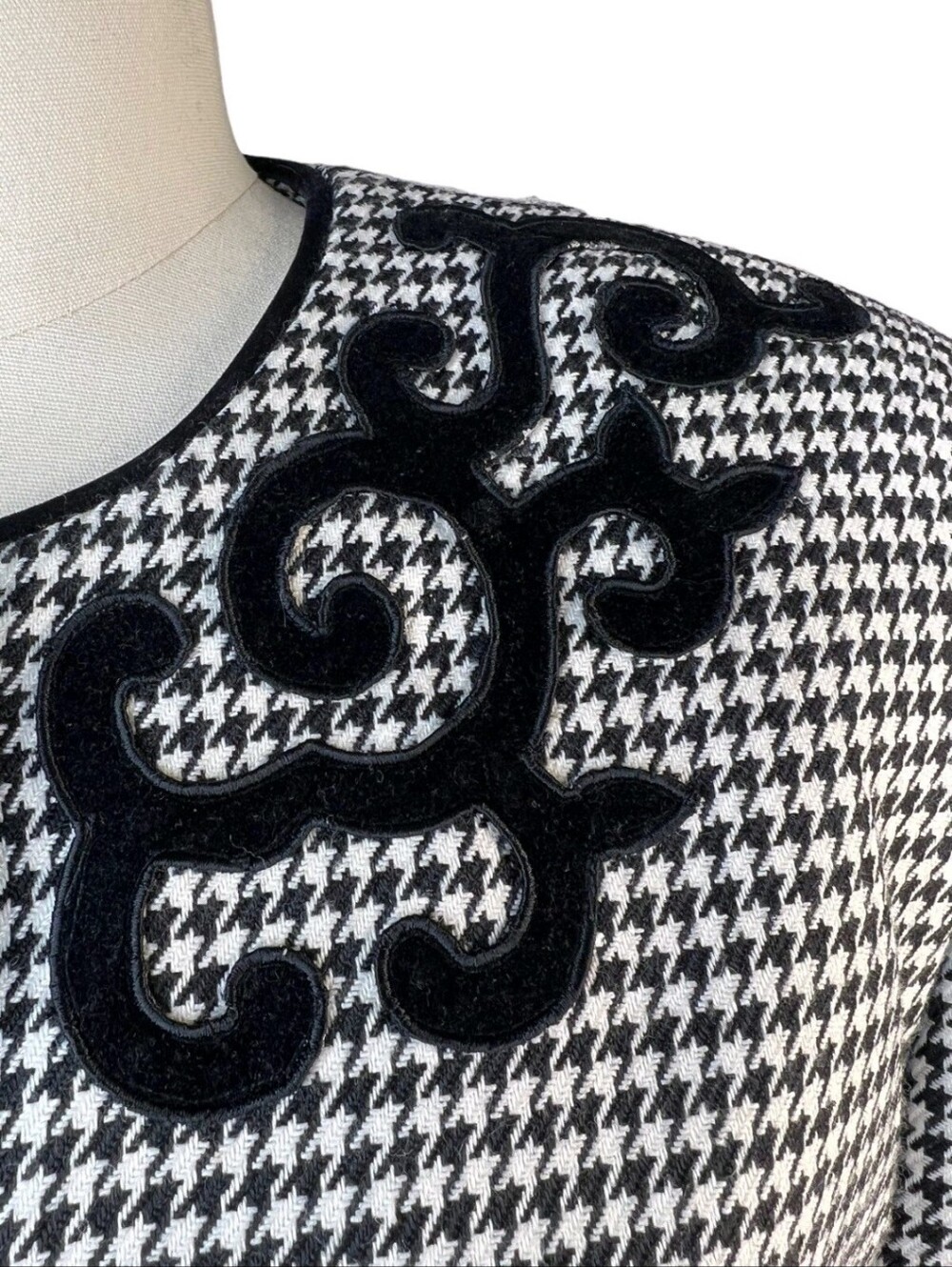 Black & White Houndstooth Women's Blazer with Decorative Trim Sz 12 - Picture 6 of 10